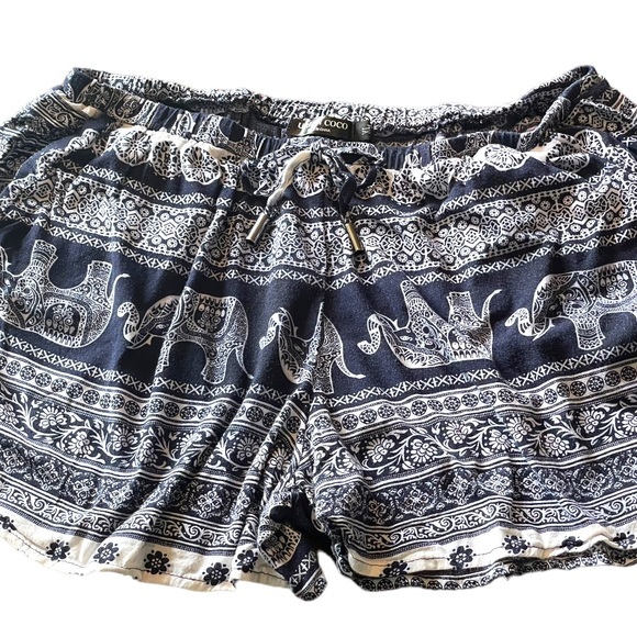 *3/25* Urban Coco shorts paisley elephant‎ pattern size xl - Picture 2 of 8